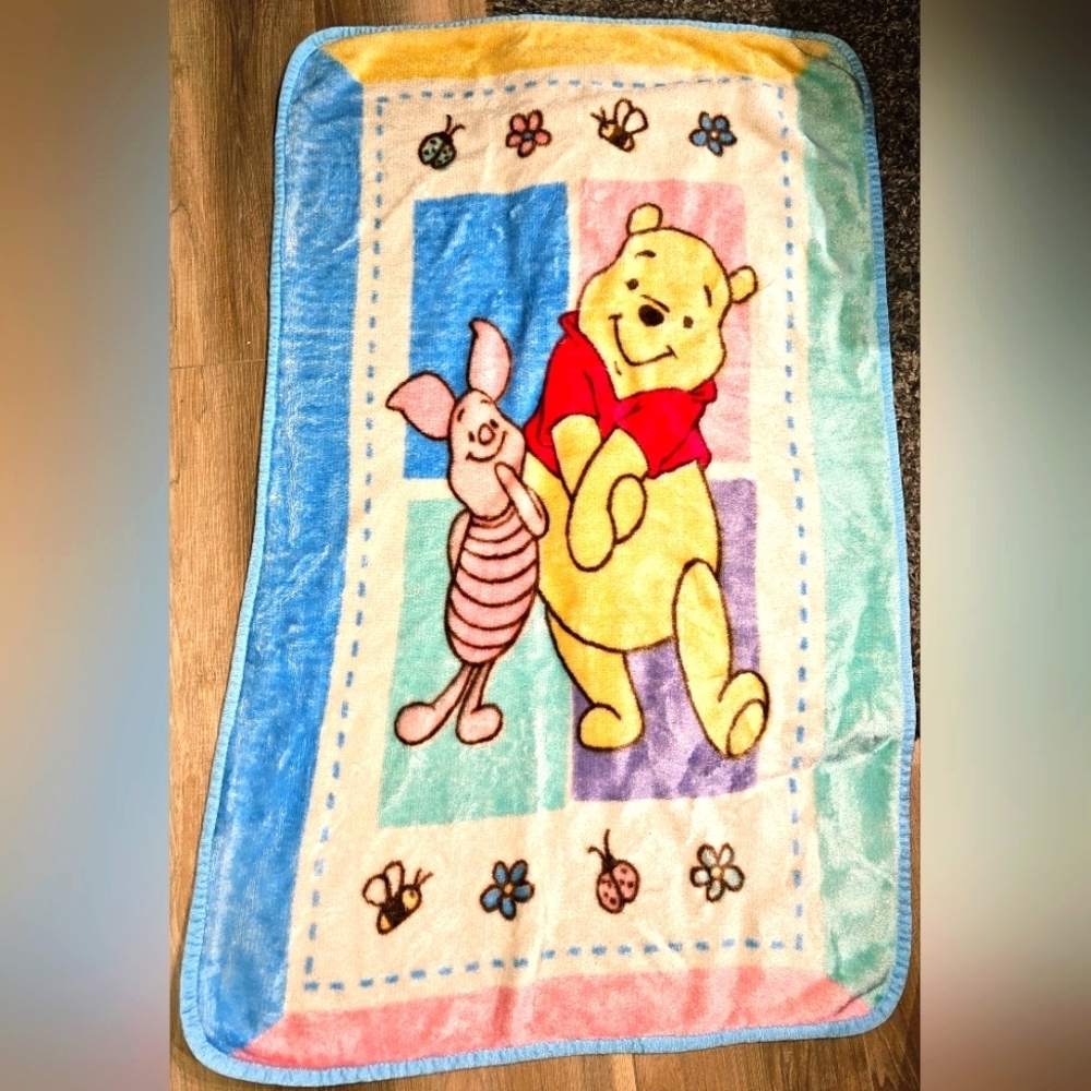 VTG Winnie the Pooh Piglet Bees Plush Blanket Fleece Pastel Colorblock 30x43 HTF